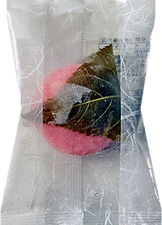 KITAKYU SAKURA MOCHI-RICE CAKE WITH CHERRY LEAF 50G