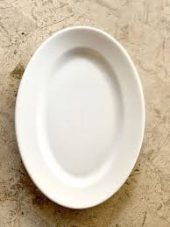 CD 9″ WHITE OVAL PLATE