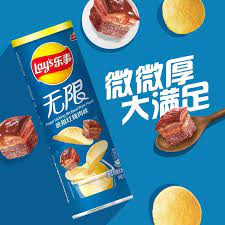 LAY’S STAX POTATO CHIPS – FINGER LICKING BRAISED PORK 104G