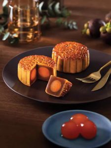 MEI-XIN MOONCAKE-LOTUS SEED PASTE W/2 EGG YOLKS 4X185G